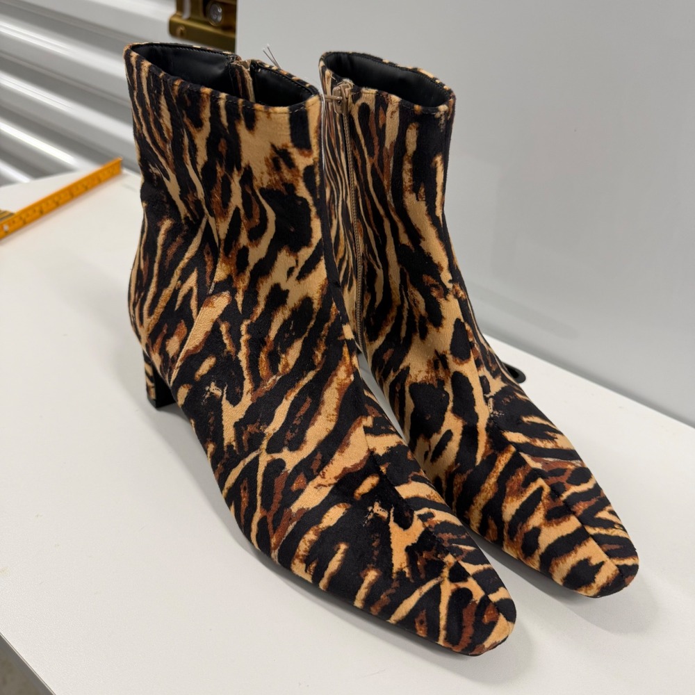 A New Day Women Tigris Ankle Boots Brown Tiger Print Pointed Toe Low Heel 8.5